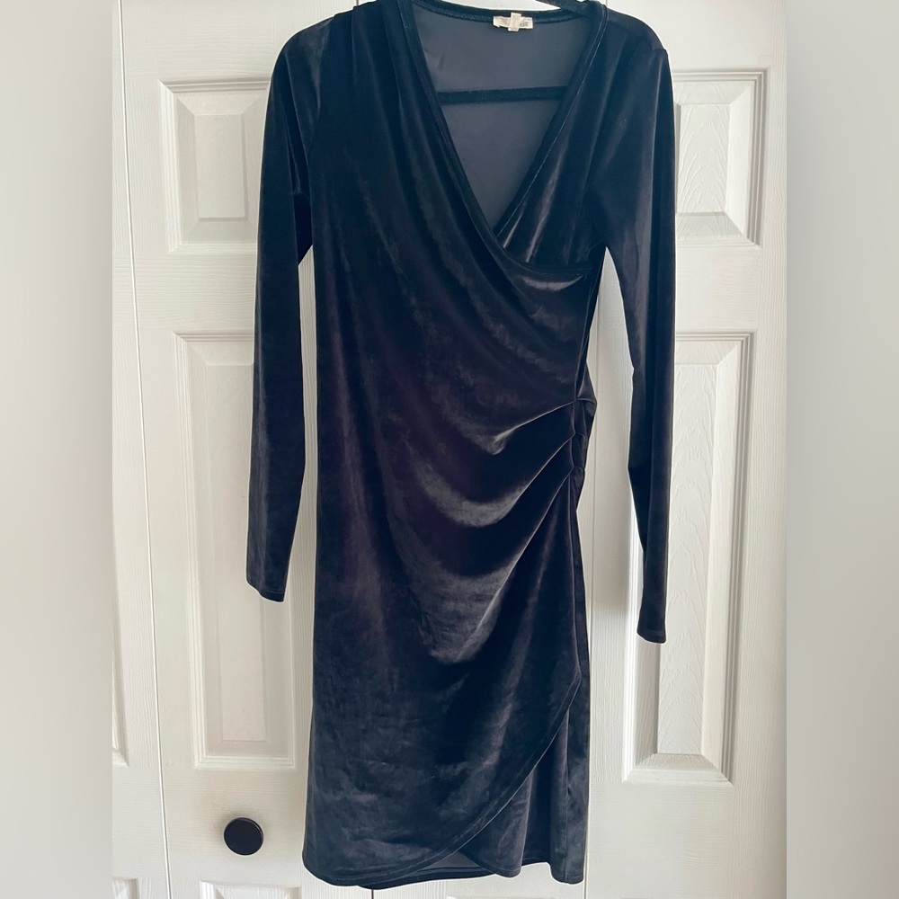 Wilfred Free black velvet wrap dress. Size L.